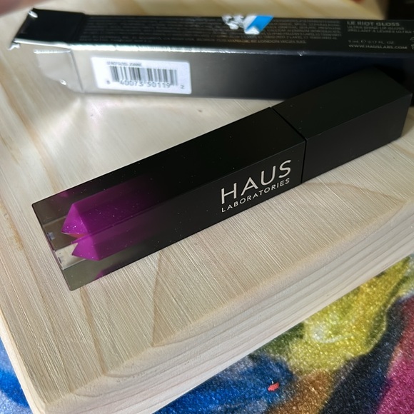 Haus Joanne lip gloss - Picture 3 of 11